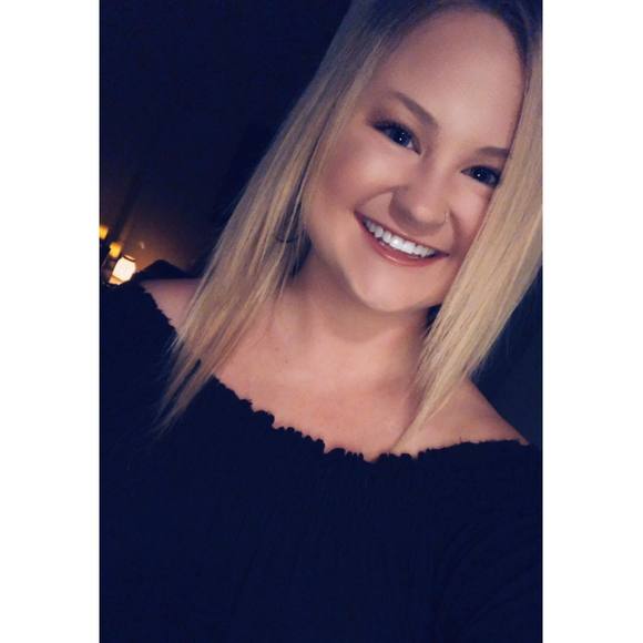 Meet your Posher, Briana - Picture 2 of 7